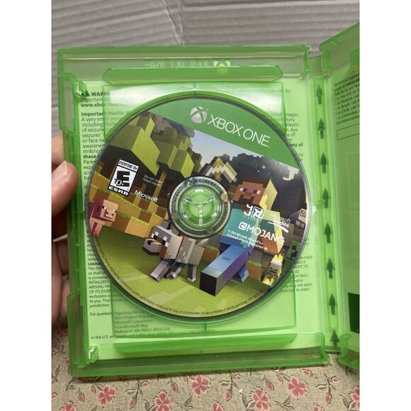 Minecraft XBOX ONE Edition Game Pre-Owned Great Condition - Picture 3 of 3